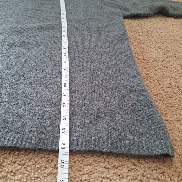 LIMITED grey sweater size M - Picture 3 of 5